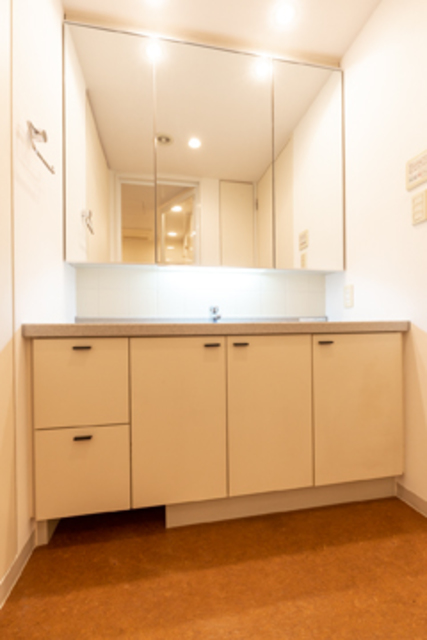 洗面設備　※写真は同タイプ住戸です。