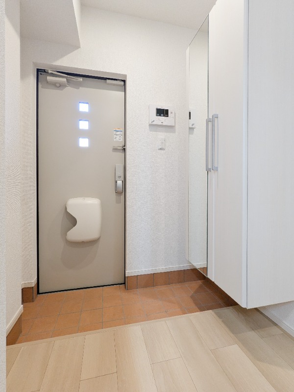 玄関　図面と現状に相違がある場合には現状を優先