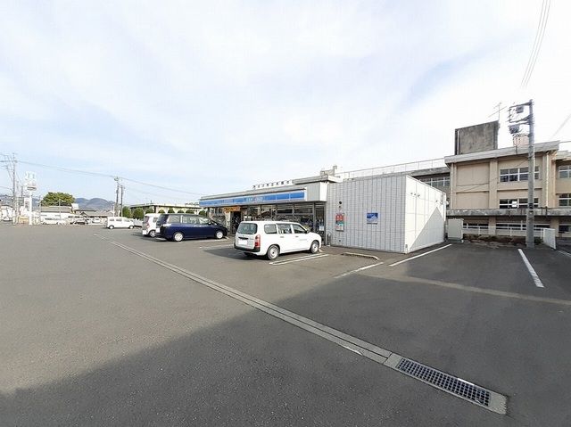 コンビニ　ローソンみどり市大間々町店（コンビニ）まで310m