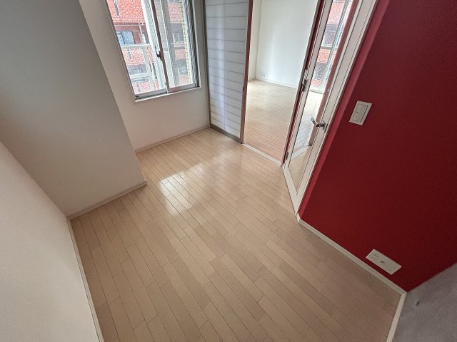 その他部屋・スペース　広くて明るい寝室