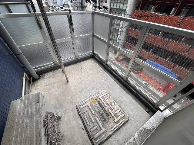 バルコニー　バルコニーからの眺めを楽しみながら食事をしませんか