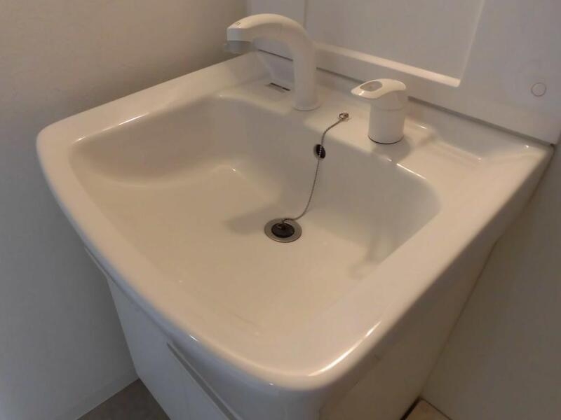 洗面設備　独立洗面台があるので毎朝の支度もバッチリ