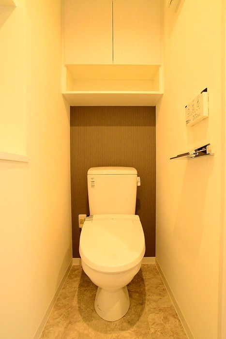 トイレ　※カラータイプは茶です