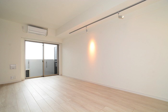 居室・リビング　※カラータイプは茶です