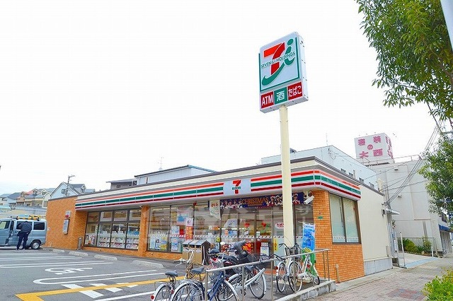 コンビニ　セブンイレブン　大阪東三国駅北口店（コンビニ）まで751m