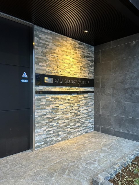 エントランス　建物の内部です