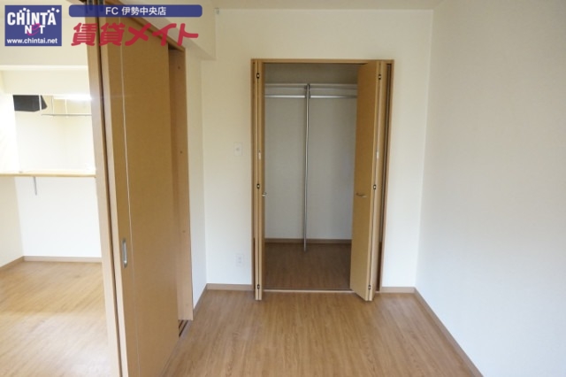 収納　同型参考写真