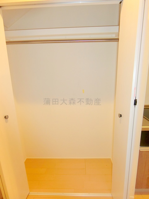 その他設備　玄関廊下のクローゼット！