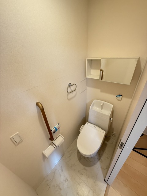 トイレ　別部屋参考写真です