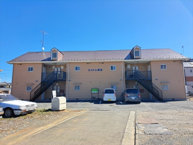 エントランス　広々した敷地