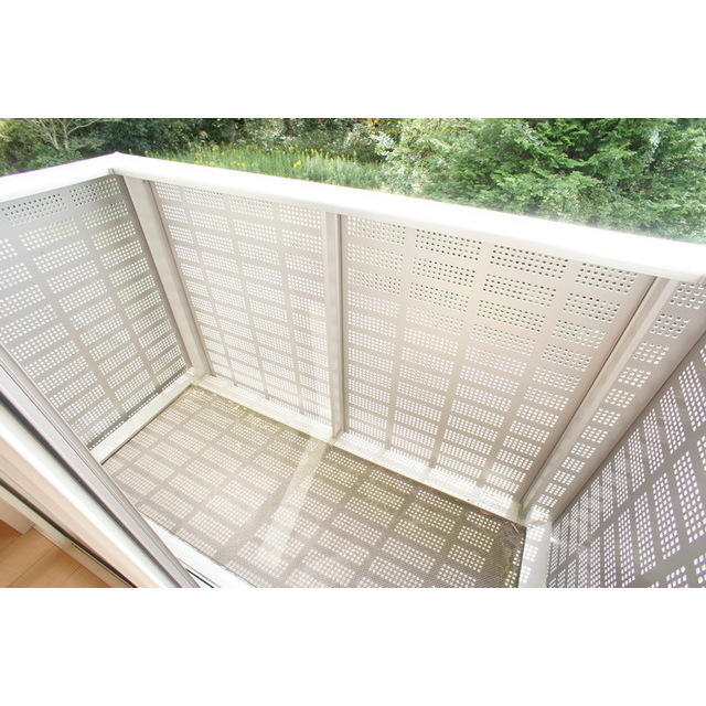 バルコニー　お洗濯やお布団干しに重宝しますね