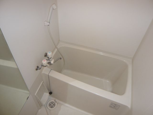 バス・シャワールーム　バスルーム