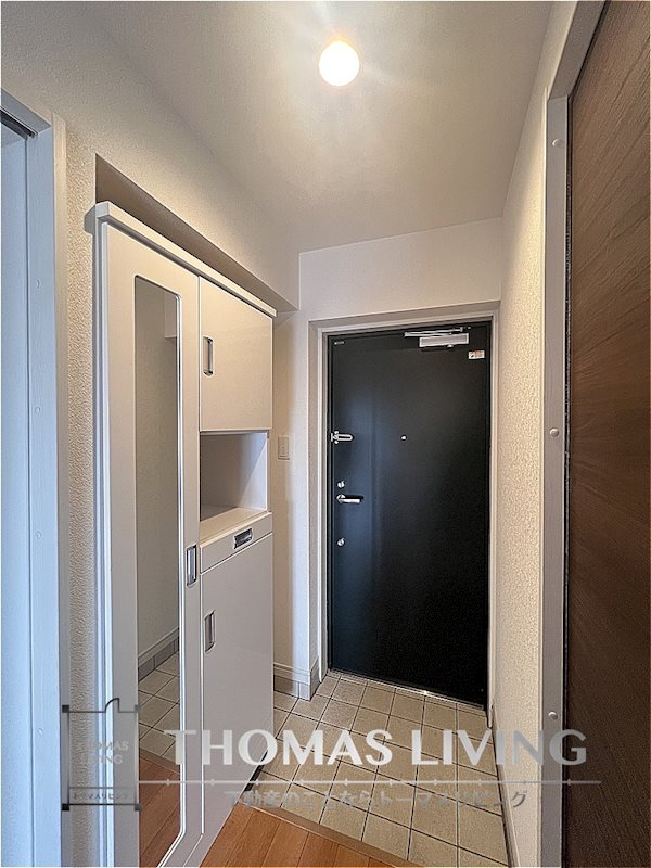 玄関　広々とした玄関スペース。シューズボックス御座いますよ。