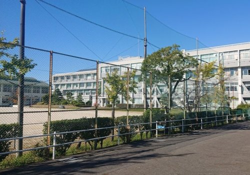 中学校　長久手市立長久手中学校（中学校）まで400m