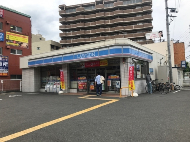 コンビニ　ローソン枚方町楠葉一丁目店（コンビニ）まで598m