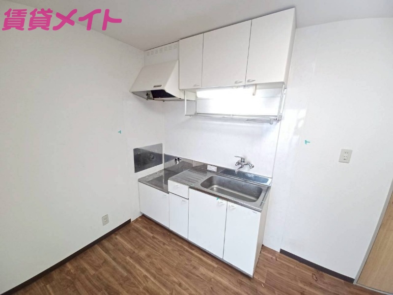 キッチン　別部屋参照。現状優先となります。