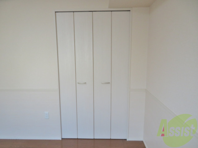 収納　収納はこちらです。清潔感のある白ですね。