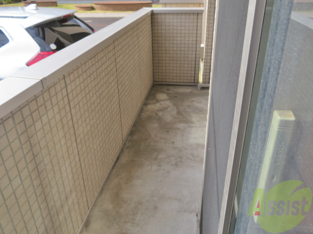 バルコニー　バルコニーは洗濯物もしっかり干せそうな広さです。