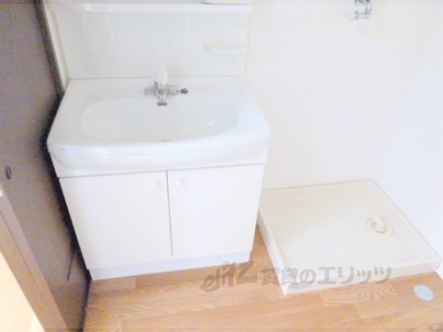 洗面設備　綺麗な洗面所です