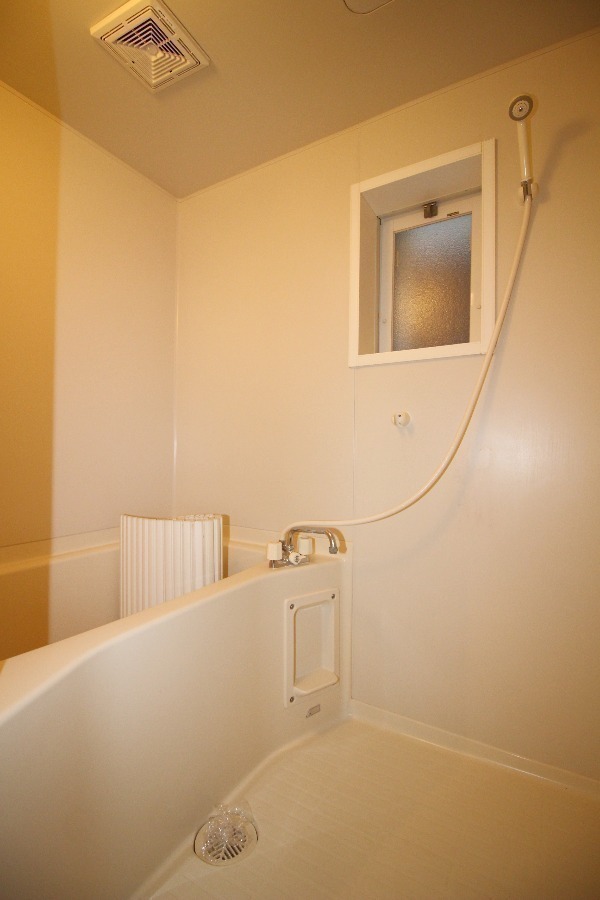 バス・シャワールーム　お風呂場スペース