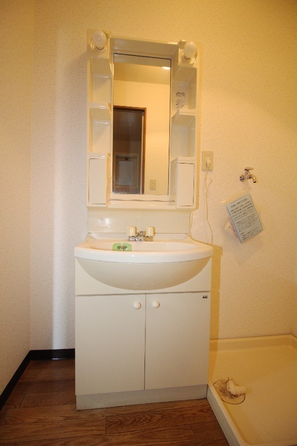 洗面設備　化粧台あり