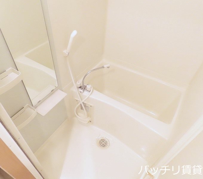 バス・シャワールーム　同型タイプの為、現状を優先致します。