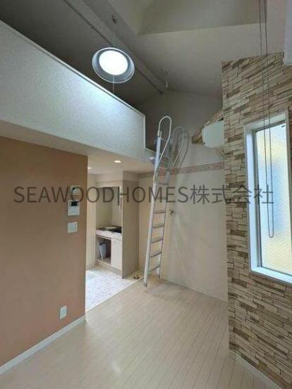 その他部屋・スペース　２面採光で日の光をたくさん取り入れます。