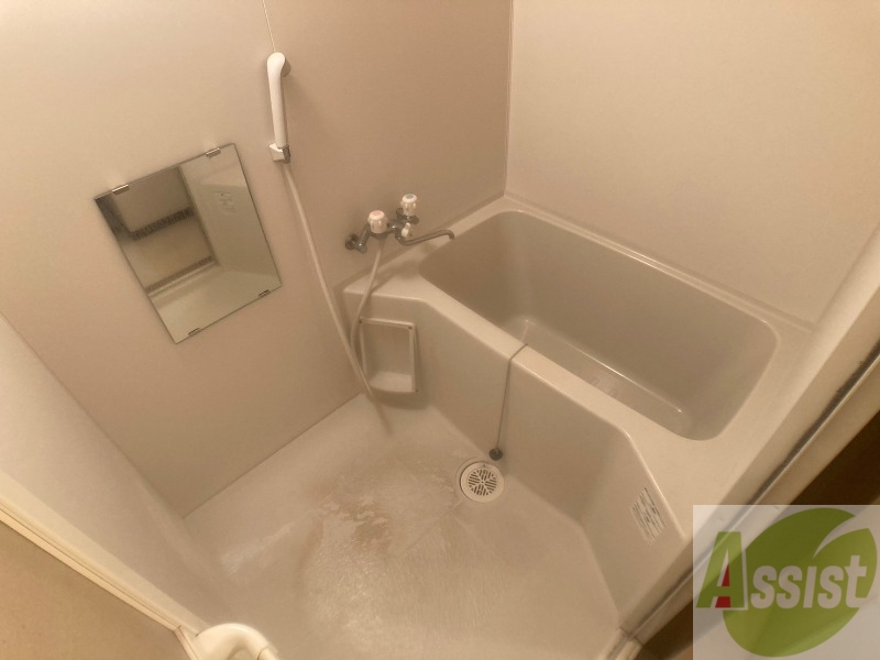 バス・シャワールーム　お風呂です。ゆっくりお風呂につかるのも体に良いですね～