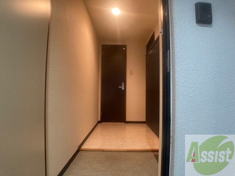 玄関　玄関の様子です。明るい印象ですね。気分もあがりそう。