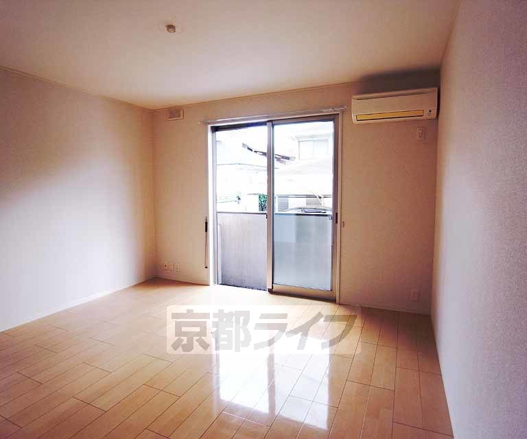 居室・リビング　南向きの広いお部屋です。