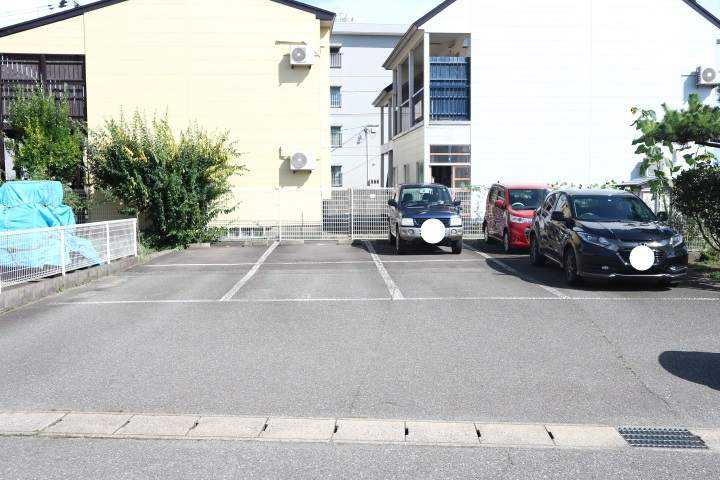 その他　敷地内駐車場（その他）まで0m