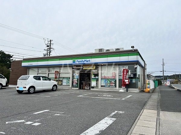 コンビニ　ファミリーマート 豊川平尾郷中店（コンビニ）まで714m
