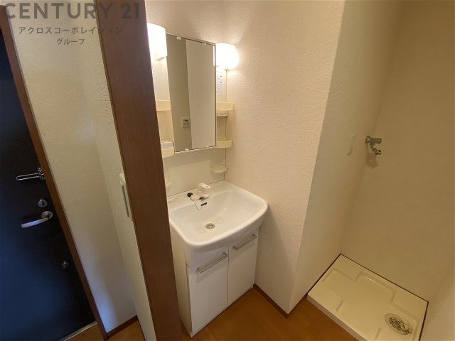 洗面設備　洗面所内に洗濯機置き場あり♪