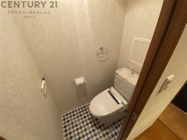 トイレ　タオルハンガー付きです☆