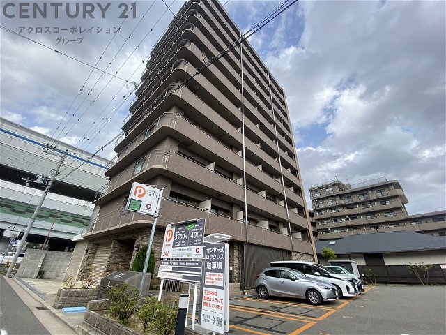 建物外観　安心のオートロック、便利な宅配ボックス付き！