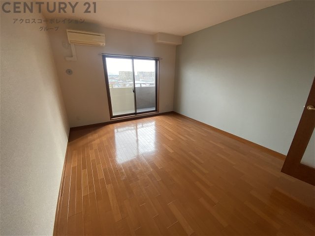 居室・リビング　エアコン付きで快適に過ごせます☆