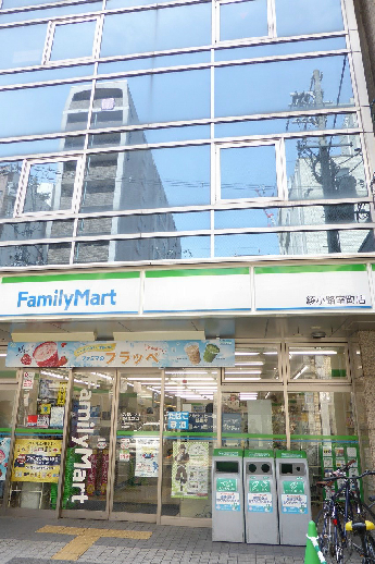 コンビニ　ファミリーマート 綾小路室町店（コンビニ）まで442m