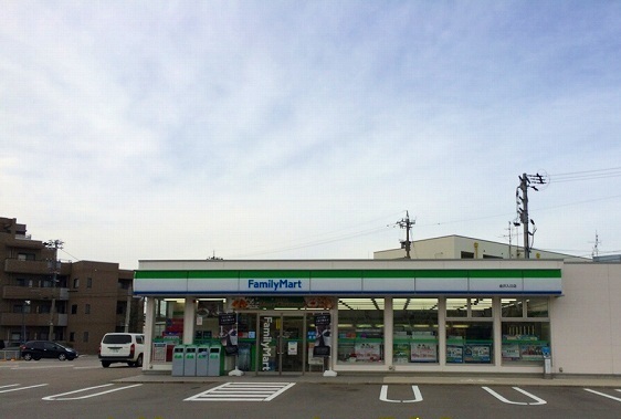 コンビニ　ファミリーマート金沢入江店（コンビニ）まで550m