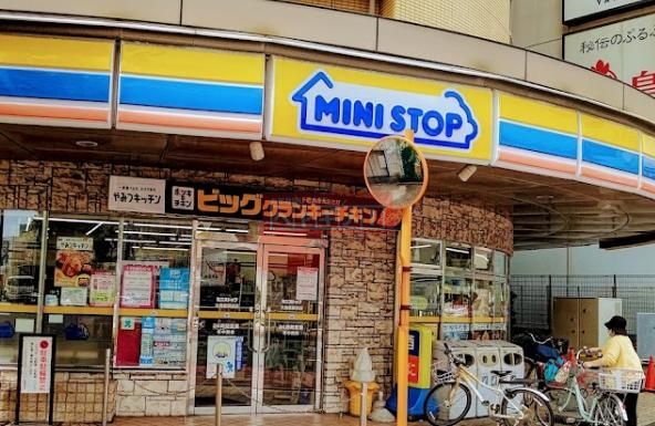 コンビニ　ミニストップ大鳥居駅前店（コンビニ）まで240m