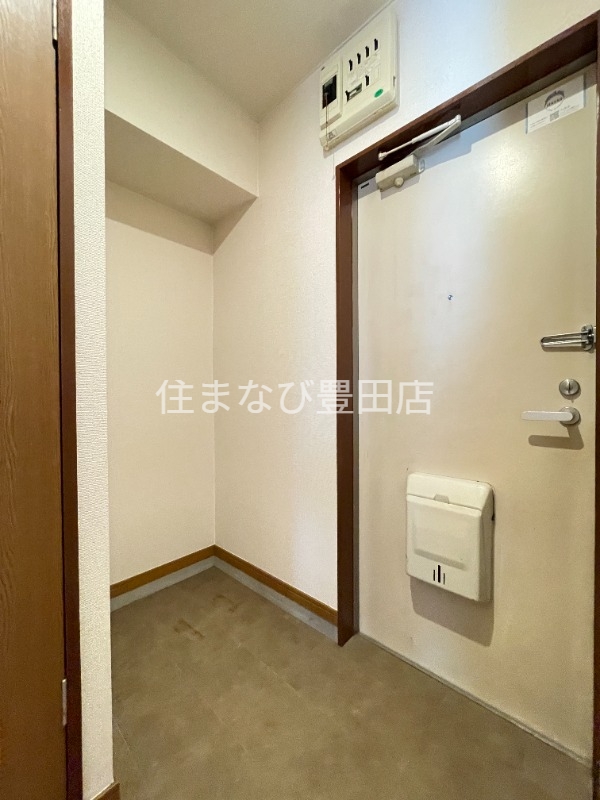 玄関　同型別部屋写真