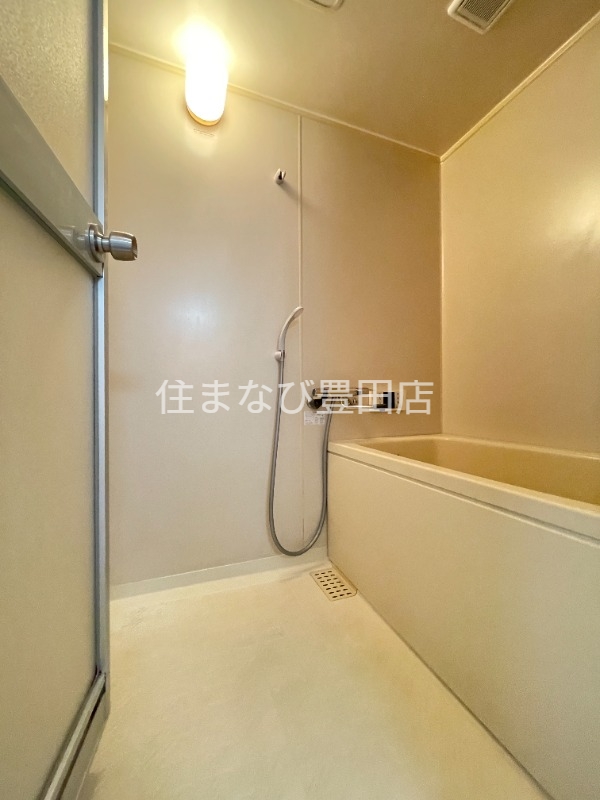 バス・シャワールーム　同型別部屋写真