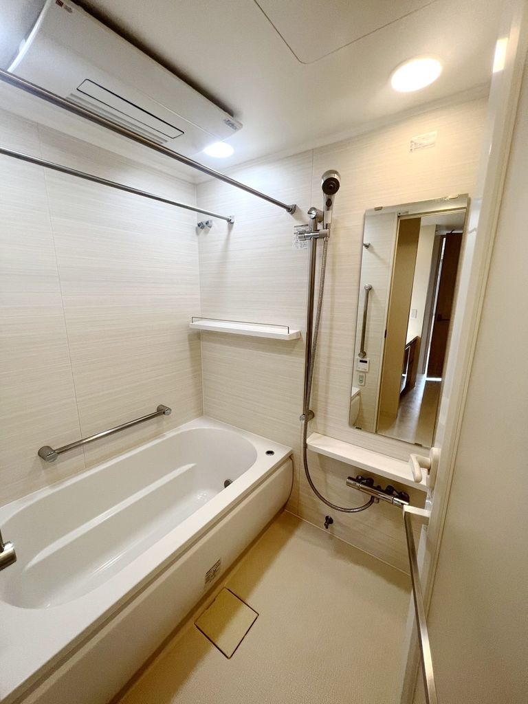 バス・シャワールーム　バス