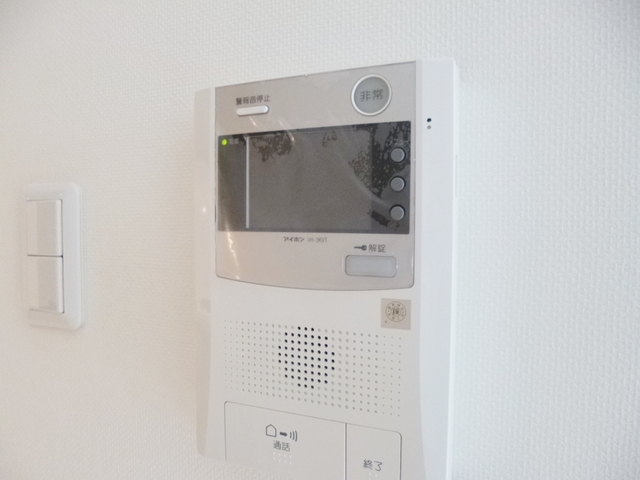 セキュリティ　オートロック付きでカラーモニターホンなので安心ですよ。