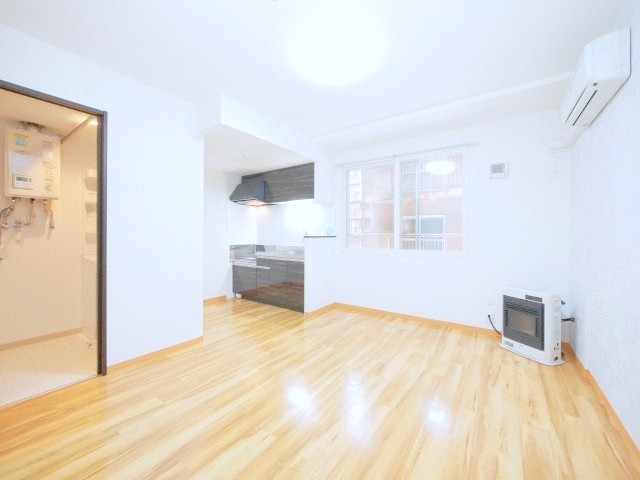 居室・リビング　エアコン付き居住空間♪