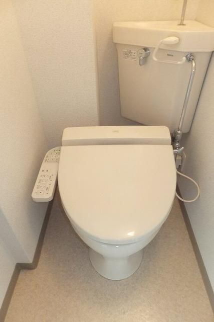 トイレ　ウォシュレット付きのトイレです。
