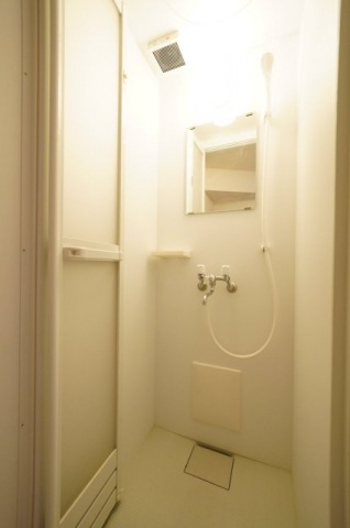 バス・シャワールーム　シャワー・トイレ別