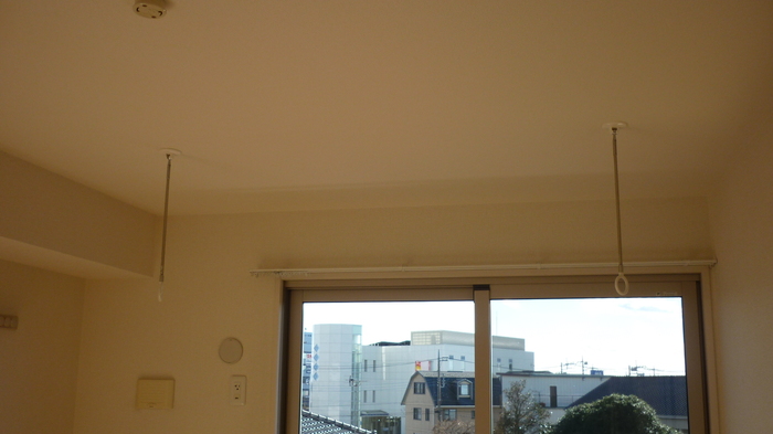 ロビー　室内物干し