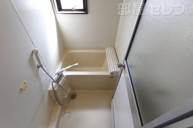 バス・シャワールーム　２０２号室撮影。