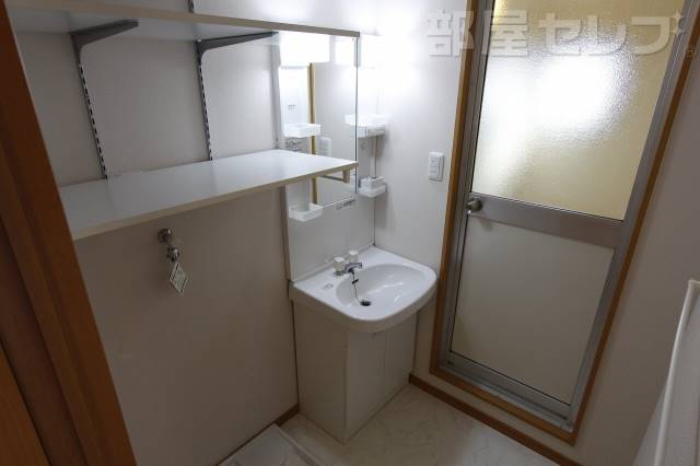 洗面設備　２０２号室撮影。