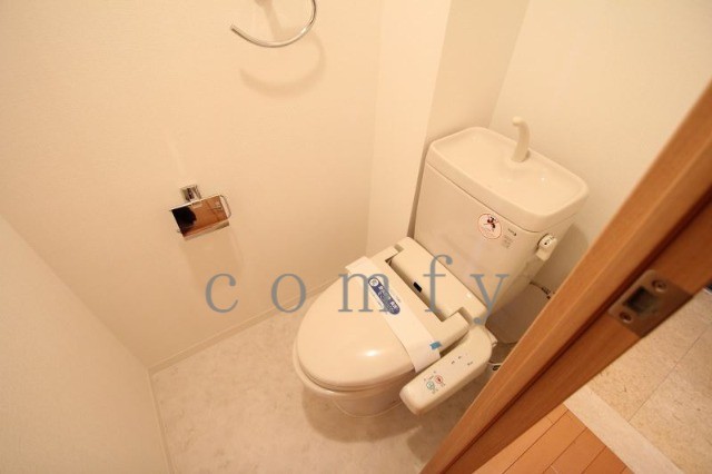 トイレ　ウォシュレと付トイレ